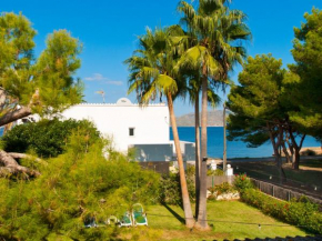 Villa Tita de Manresa, con jardines y vista mar
